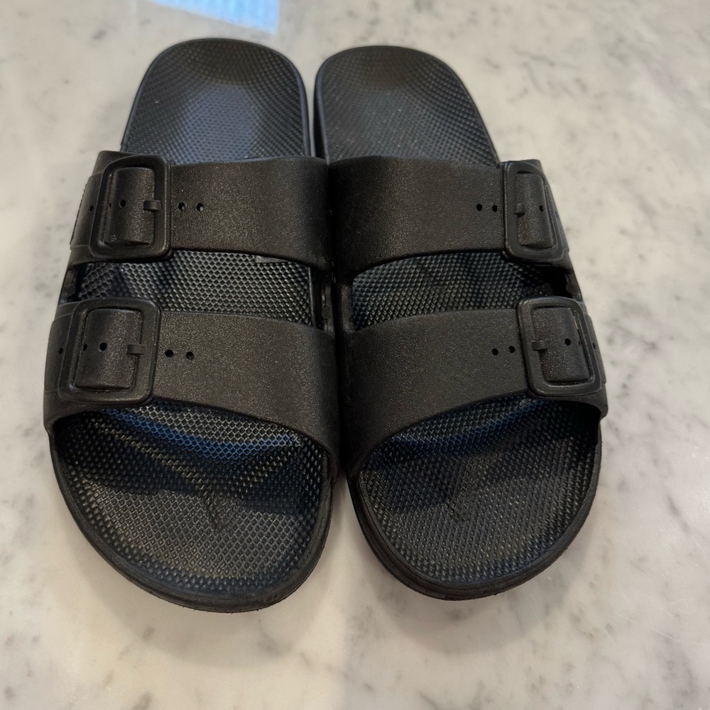 Freedom Moses slide sandals size 38